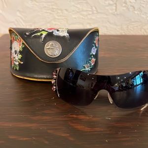 Womens ED Hardy sunglasses with case